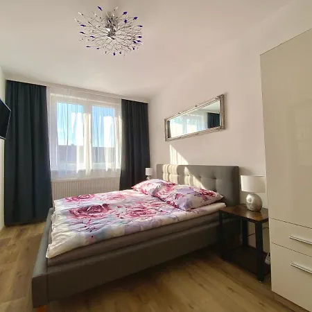 U Jelena 2 Lägenhet